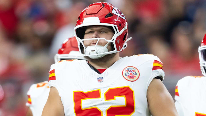 Aug 9, 2025; Glendale, Arizona, USA; Kansas City Chiefs center Creed Humphrey (52) against the Arizona Cardinals during a preseason NFL game at State Farm Stadium. Mandatory Credit: Mark J. Rebilas-Imagn Images