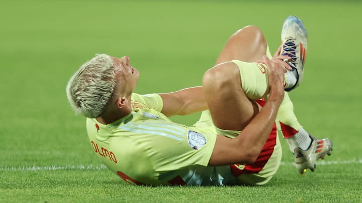 Dani Olmo hatte im Spiel gegen Serbien einen Schlag abbekommen Dani Olmo hatte im Spiel gegen Serbien einen Schlag abbekommen