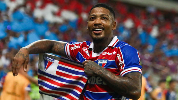 O Fortaleza volta a vencer o América e garante vaga nas semis da Sul-Americana.