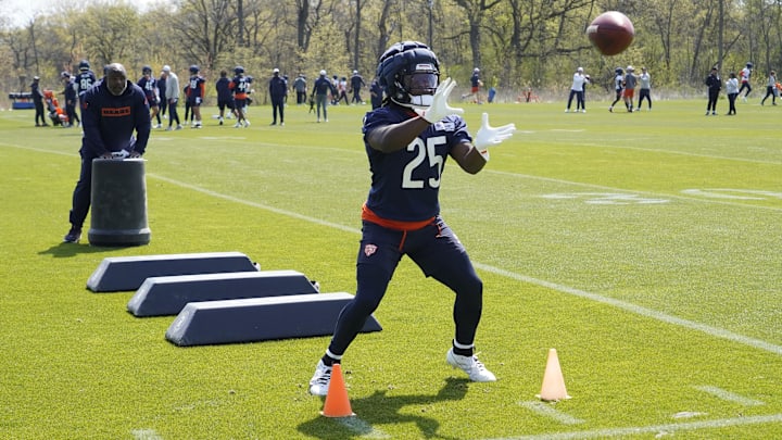 May 10, 2025; Lake Forest, IL, USA; Chicago Bears running back (25) Kyle Monangai participates during rookie minicamp at Halas Hall. Mandatory Credit: David Banks-Imagn Images