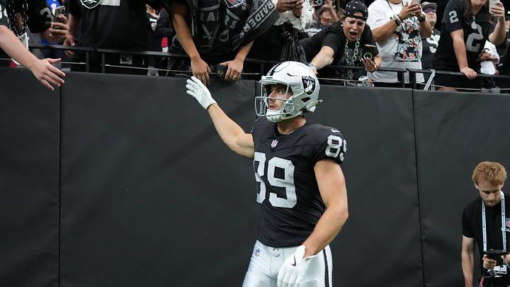 Aug 13, 2026; Paradise, Nevada, USA; Las Vegas Raiders tight end Brock Bowers (89) prepares to enter the field against the Arizona Cardinals at Allegiant Stadium. Mandatory Credit: Kirby Lee-Imagn Images