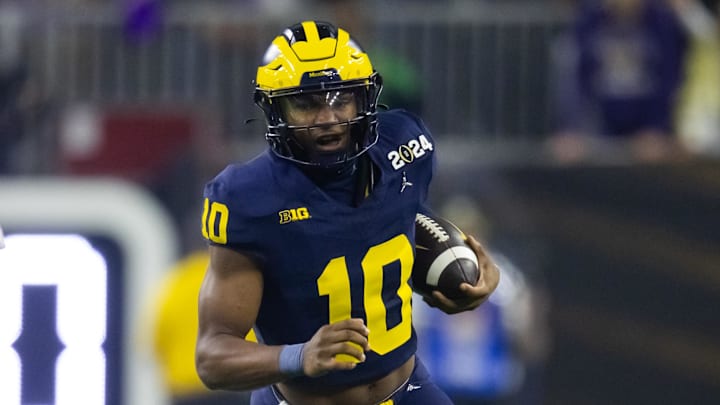Jan 8, 2024; Houston, TX, USA; Michigan Wolverines quarterback Alex Orji (10) against the Washington