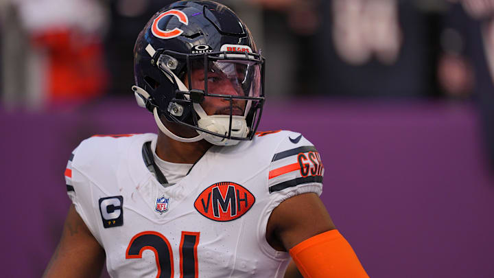 Nov 16, 2025; Minneapolis, Minnesota, USA; Chicago Bears free safety Kevin Byard (31) warms up before a game against the Minnesota Vikings at U.S. Bank Stadium.