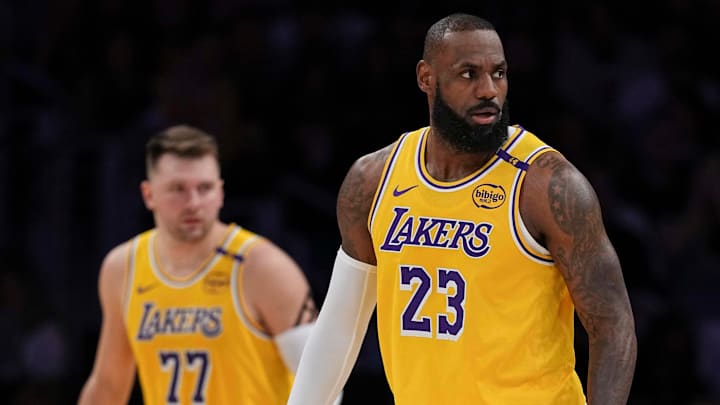 Golden State Warriors v Los Angeles Lakers