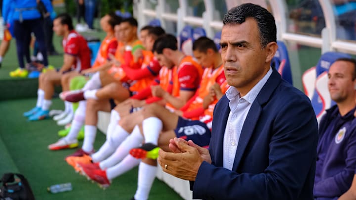 Ricardo Cadena no ha podido conocer la victoria con Chivas en el Apertura 2022, pese a jugar sus dos primeros juegos en casa.