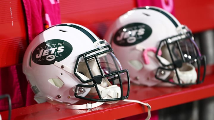Oct 17, 2016; Glendale, AZ, USA; Detailed view of a New York Jets helmet during the game against the Arizona Cardinals at University of Phoenix Stadium. Mandatory Credit: Mark J. Rebilas-Imagn Images Oct 17, 2016; Glendale, AZ, USA; Detailed view of a New York Jets helmet during the game against the Arizona Cardinals at University of Phoenix Stadium. Mandatory Credit: Mark J. Rebilas-Imagn Images