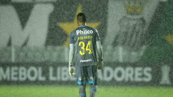 Santos, do goleiro João Paulo, está até sem técnico