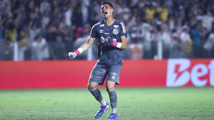 Gabriel Brazão viveu uma noite iluminada na estreia do Santos em 2025 Gabriel Brazão viveu uma noite iluminada na estreia do Santos em 2025