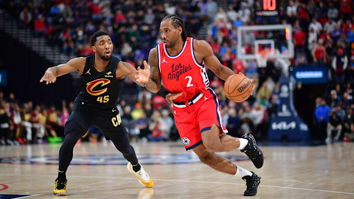 Los Angeles Clippers forward Kawhi Leonard (2) moves the ball during the second half at Intuit Dome. 