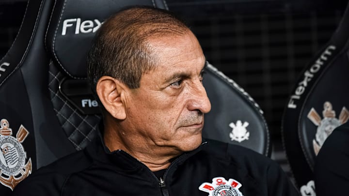 Ramón Díaz deve rodar o elenco do Corinthians no fim de semana Ramón Díaz deve rodar o elenco do Corinthians no fim de semana