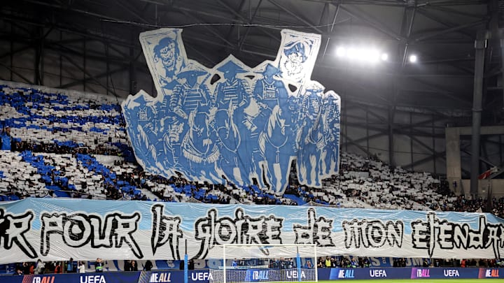 Le tifo du virage nord rendait hommage à IAM.