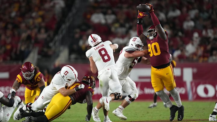 Southern California Trojans defensive lineman Bear Alexander (90)