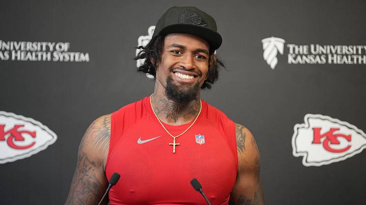 Jun 9, 2026; Kansas City, MO, USA; Kansas City Chiefs tackle Josh Simmons (71) speaks to media members during a short press conference after the Kansas City Chiefs mandatory mini-camp. Mandatory Credit: Denny Medley-Imagn Images Jun 9, 2026; Kansas City, MO, USA; Kansas City Chiefs tackle Josh Simmons (71) speaks to media members during a short press conference after the Kansas City Chiefs mandatory mini-camp. Mandatory Credit: Denny Medley-Imagn Images