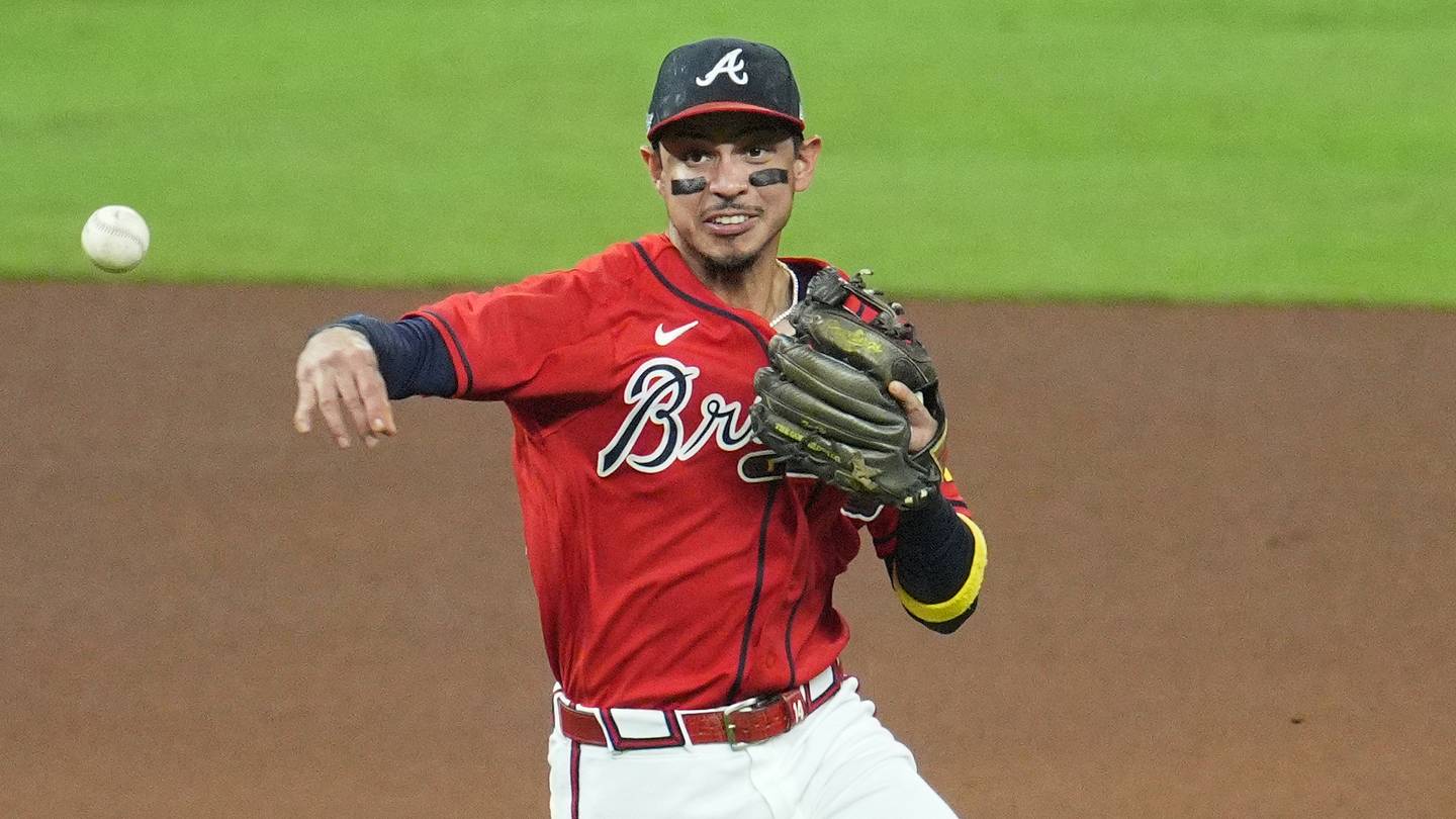 Thin SS Market Makes Braves Re-Signing Mauricio Dubón More Pressing