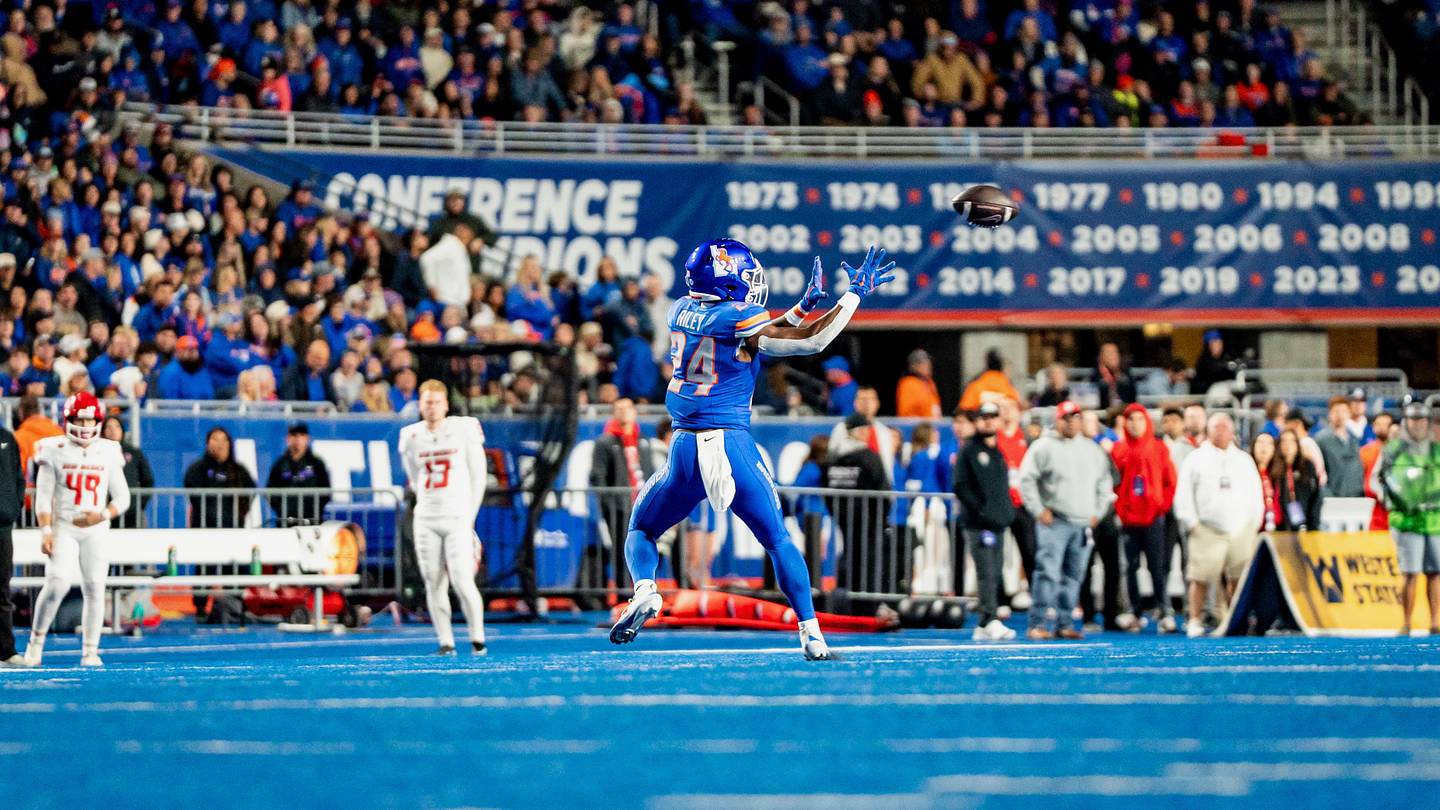 Boise State nears season-ticket goal as renovated Albertsons Stadium enters Pac-...