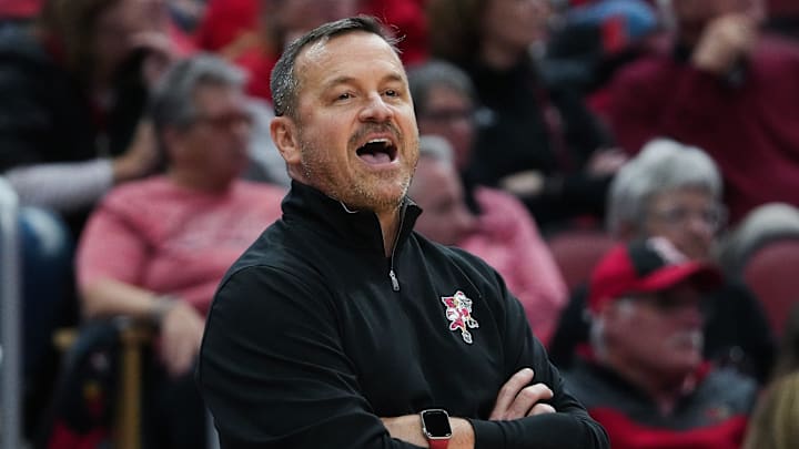 Louisville head coach Jeff Walz instructed his team against Oklahoma during their game at the KFC Yum! Center in Louisville, Ky. on Dec. 4, 2024. Louisville head coach Jeff Walz instructed his team against Oklahoma during their game at the KFC Yum! Center in Louisville, Ky. on Dec. 4, 2024.