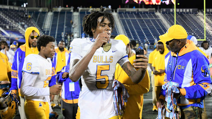 Syracuse football 5-star WR commit Calvin Russell lll reportedly inked a big NIL deal, but he picked SU due to Fran Brown.
