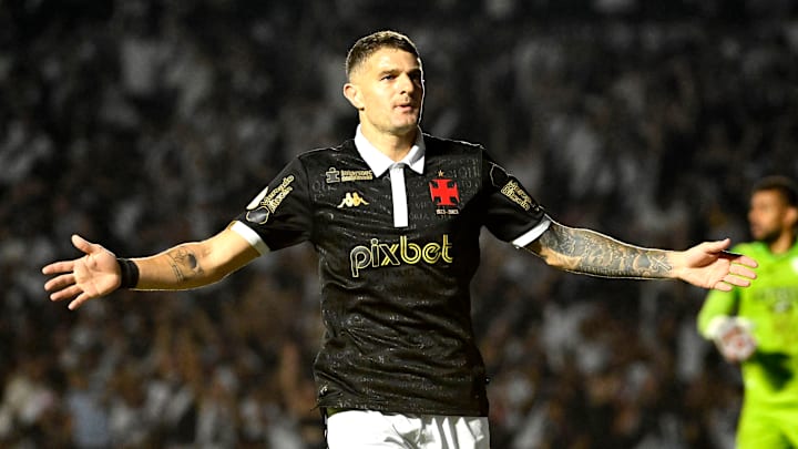 Vegetti é um dos destaques do elenco cruzmaltino