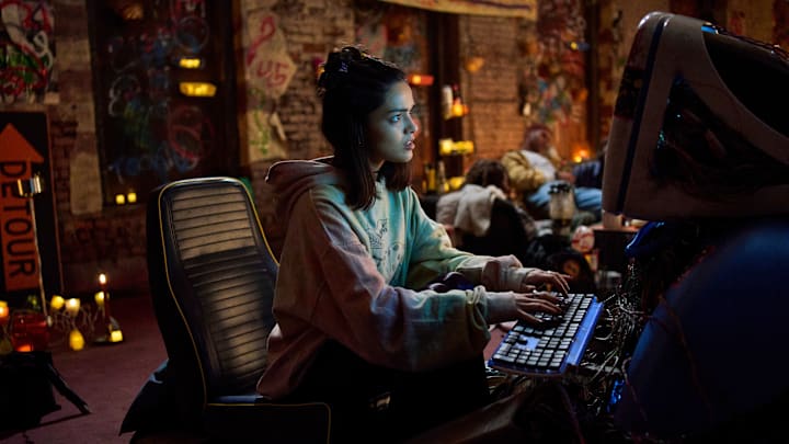 Rachel Zegler as Laura in Y2K