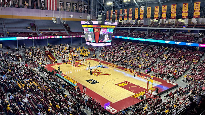 Early first half action from Minnesota's exhibition win over North Dakota State.