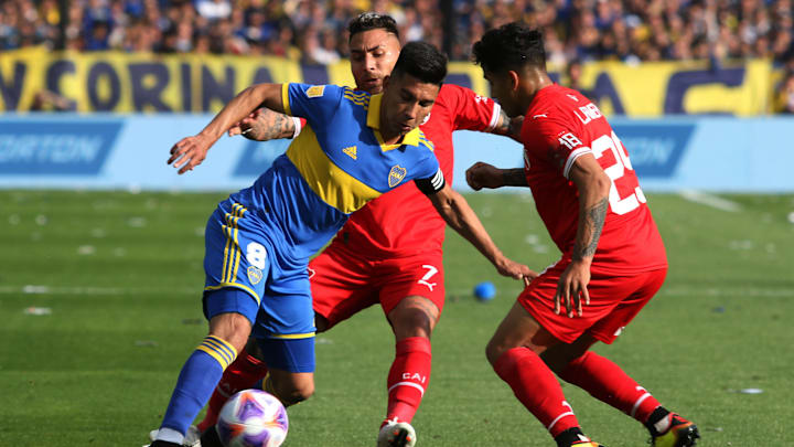 Boca Juniors v Independiente