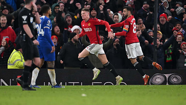 Auteur d'un doublé, Scott Mctominay offre la victoire aux Mancuniens face à Chelsea (2-1). Auteur d'un doublé, Scott Mctominay offre la victoire aux Mancuniens face à Chelsea (2-1).