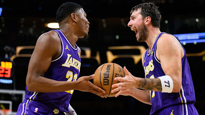 Rui Hachimura y Luka Doncic son importantes en estos Lakers