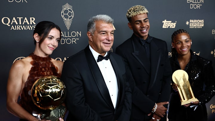 Presidente e atletas do Barcelona na cerimônia da Bola de Ouro 