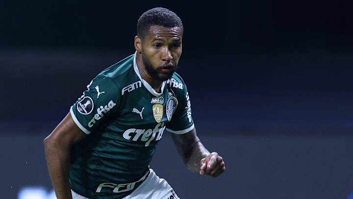 Wesley assinou um contrato de quatro temporadas