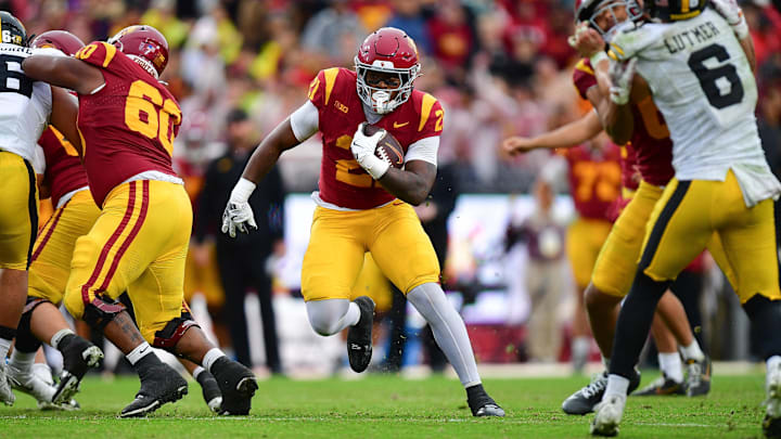 USC Trojans running back Bryan Jackson (21) is already being connected to the Wisconsin Badgers in the transfer portal.