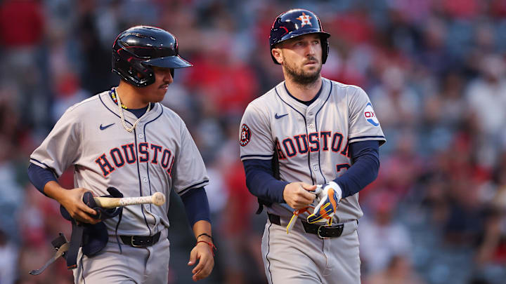 Alex Bregman medita regresar a los Astros 