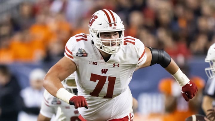 Wisconsin Badgers offensive lineman Riley Mahlman (71) was not invited to the NFL combine ahead of the 2026 NFL Draft.