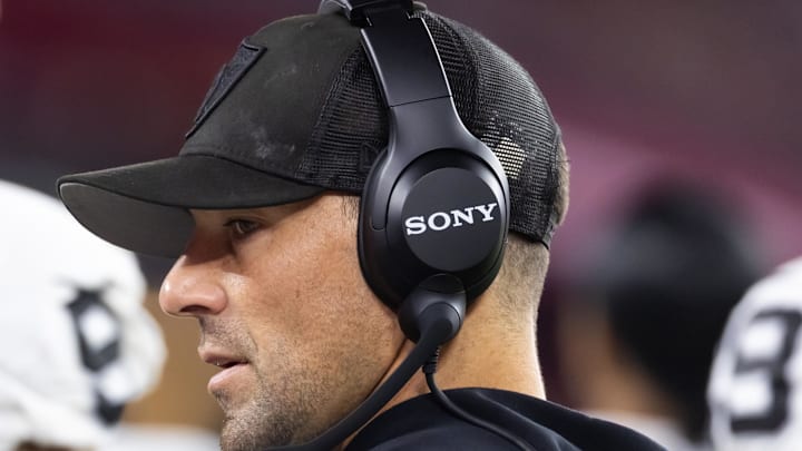 Aug 23, 2025; Glendale, Arizona, USA; Las Vegas Raiders defensive line coach Rob Leonard against the Arizona Cardinals during a preseason NFL game at State Farm Stadium. Mandatory Credit: Mark J. Rebilas-Imagn Images