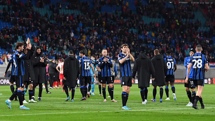 L'Atalanta saluta i tifosi dopo il pareggio contro il Lipsia