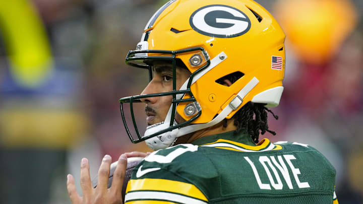 Green Bay Packers quarterback Jordan Love (10) during warmups prior to the game against the San Francisco 49ers at Lambeau Field.