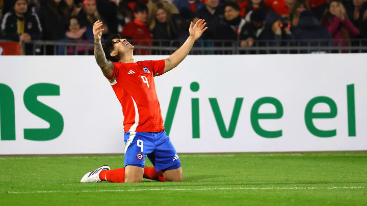 Chile v Paraguay - International Friendly