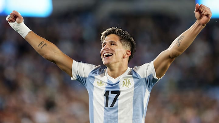 Giuliano Simeone podría seguir los pases de su padre y acudir a un Mundial con Argentina