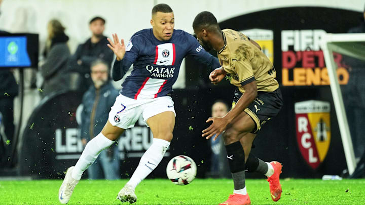 O PSG de Mbappé e cia quer se distanciar do Lens na ponta da tabela da Ligue 1.
