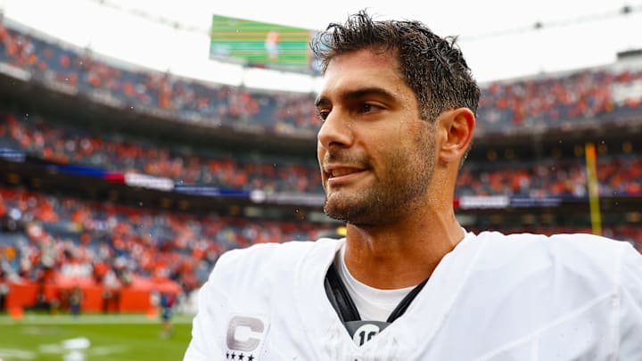 Las Vegas Raiders quarterback Jimmy Garoppolo (10)