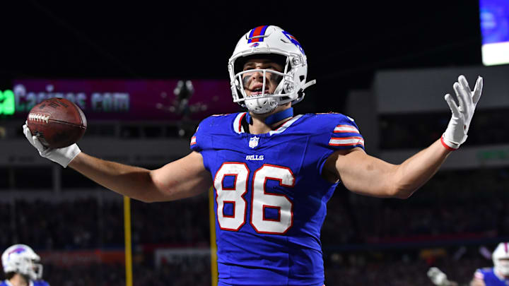 Buffalo Bills tight end Dalton Kincaid (86) celebrates.