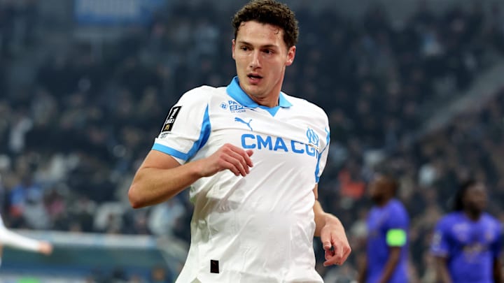 Benjamin Pavard et l'OM visent un succès à domicile. Benjamin Pavard et l'OM visent un succès à domicile.