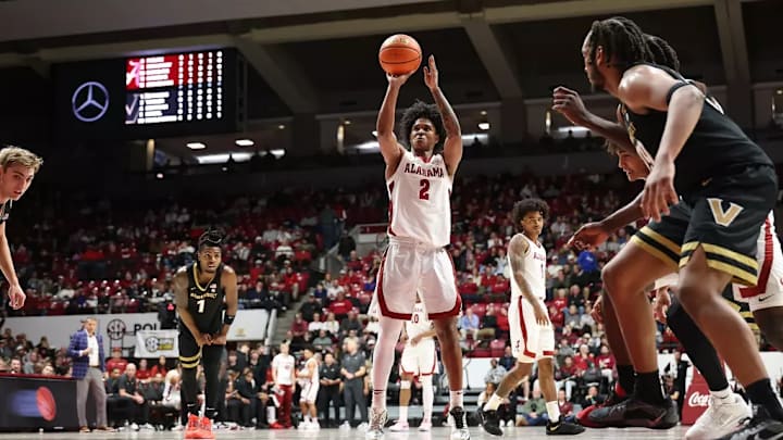 1/21/25 MBB Alabama vs Vandy Alabama guard Aden Holloway (2) at the line. Photo by Crimson Tide Photos