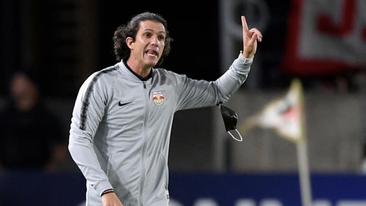 Ainda de olho na Pré-Libertadores, Santos tem pressa para garantir o futuro técnico 