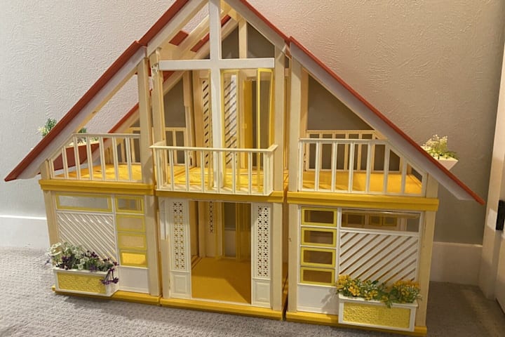 10 of the Most Valuable Barbie Accessories