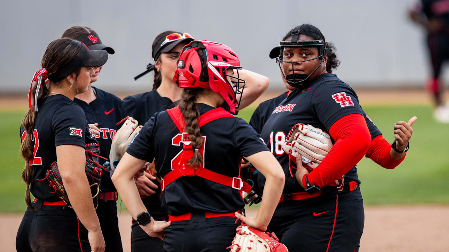 Houston Softball to Part Ways With Pitching Coach