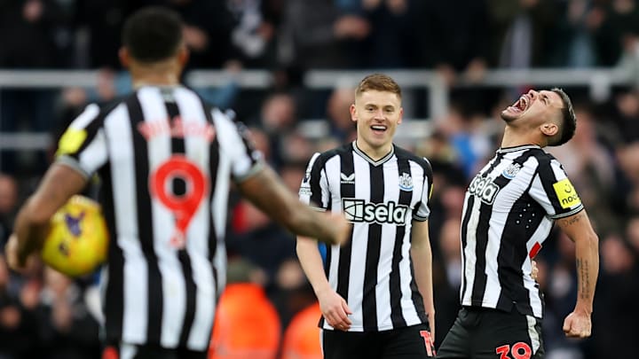 Newcastle United v Luton Town - Premier League