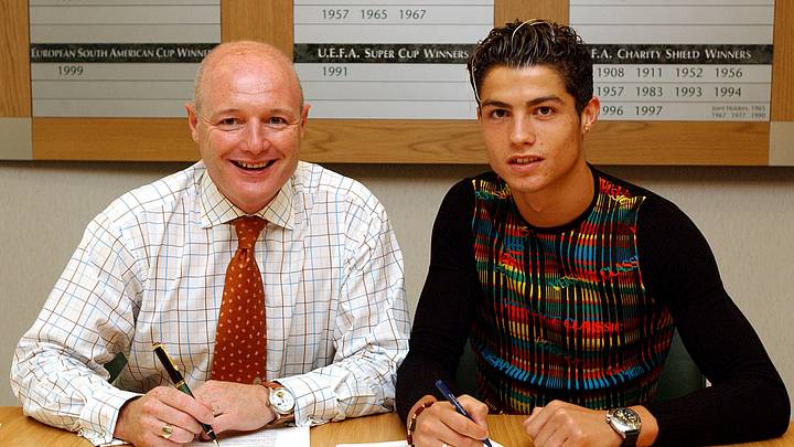 Cristiano Ronaldo Signs For Manchester United Cristiano Ronaldo Signs For Manchester United