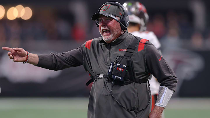 Bruce Arians habló del tema Antonio Brown