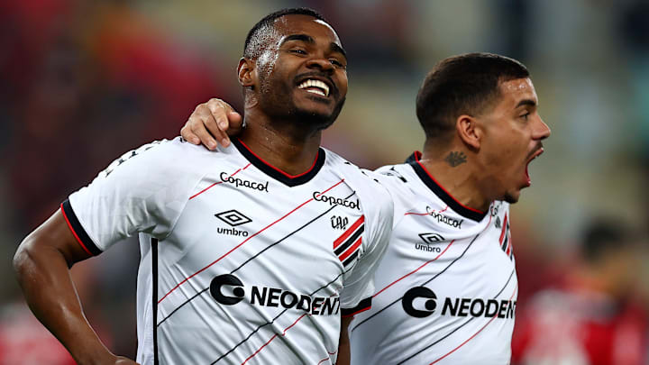 Furacão e Vozão protagonizam confronto direto pela 31ª rodada do Brasileirão Furacão e Vozão protagonizam confronto direto pela 31ª rodada do Brasileirão