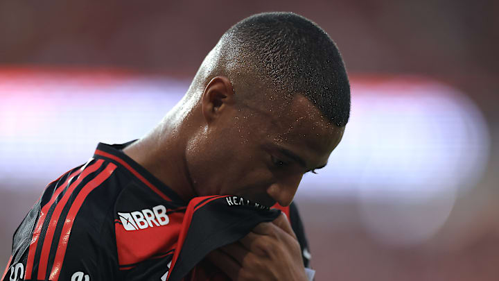 De la Cruz não atua pelo Flamengo desde meados do mês passado